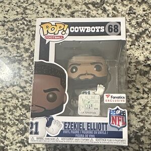 Ezekiel Elliott Dallas Cowboys Funko POP Figurine - Fanatics Exclusive